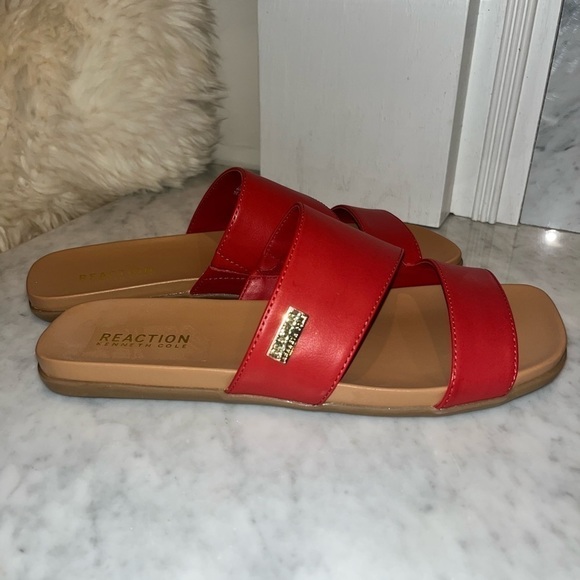 KENNETH Cole Reaction Women's Cutout Flat Red Sandals Size  7 - Picture 3 of 8